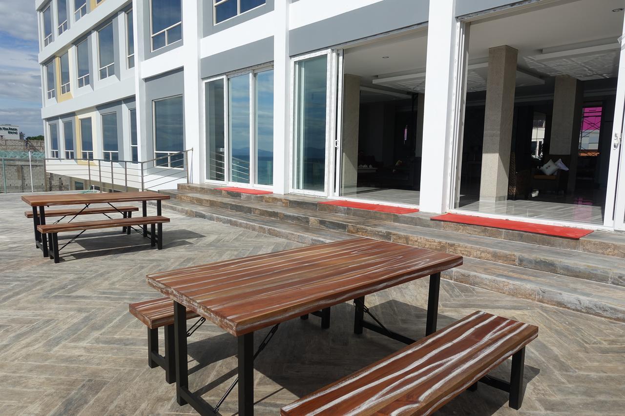M Hotel Kupang Kupang  Kültér fotó